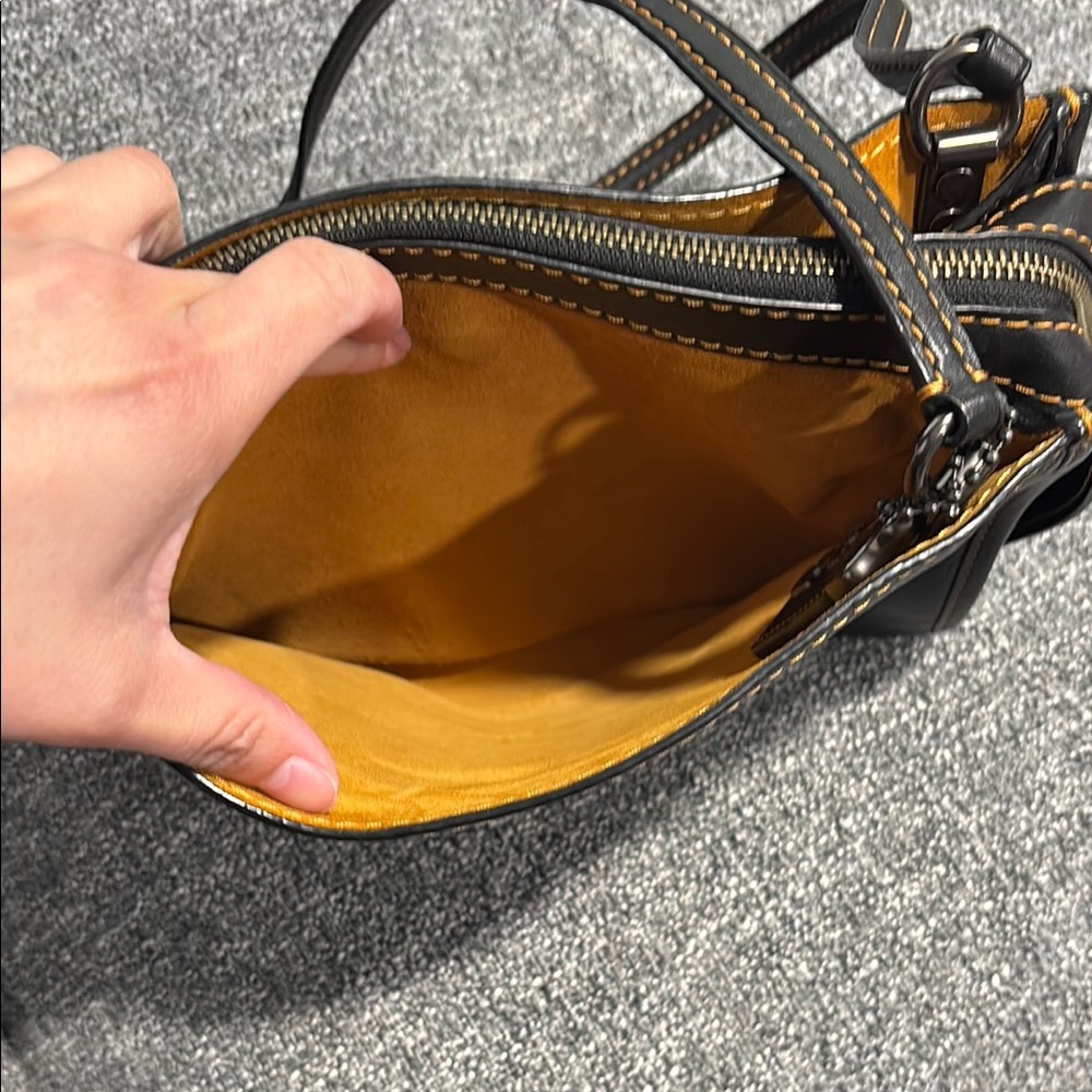 Coach leather bag - Picture 7 of 14